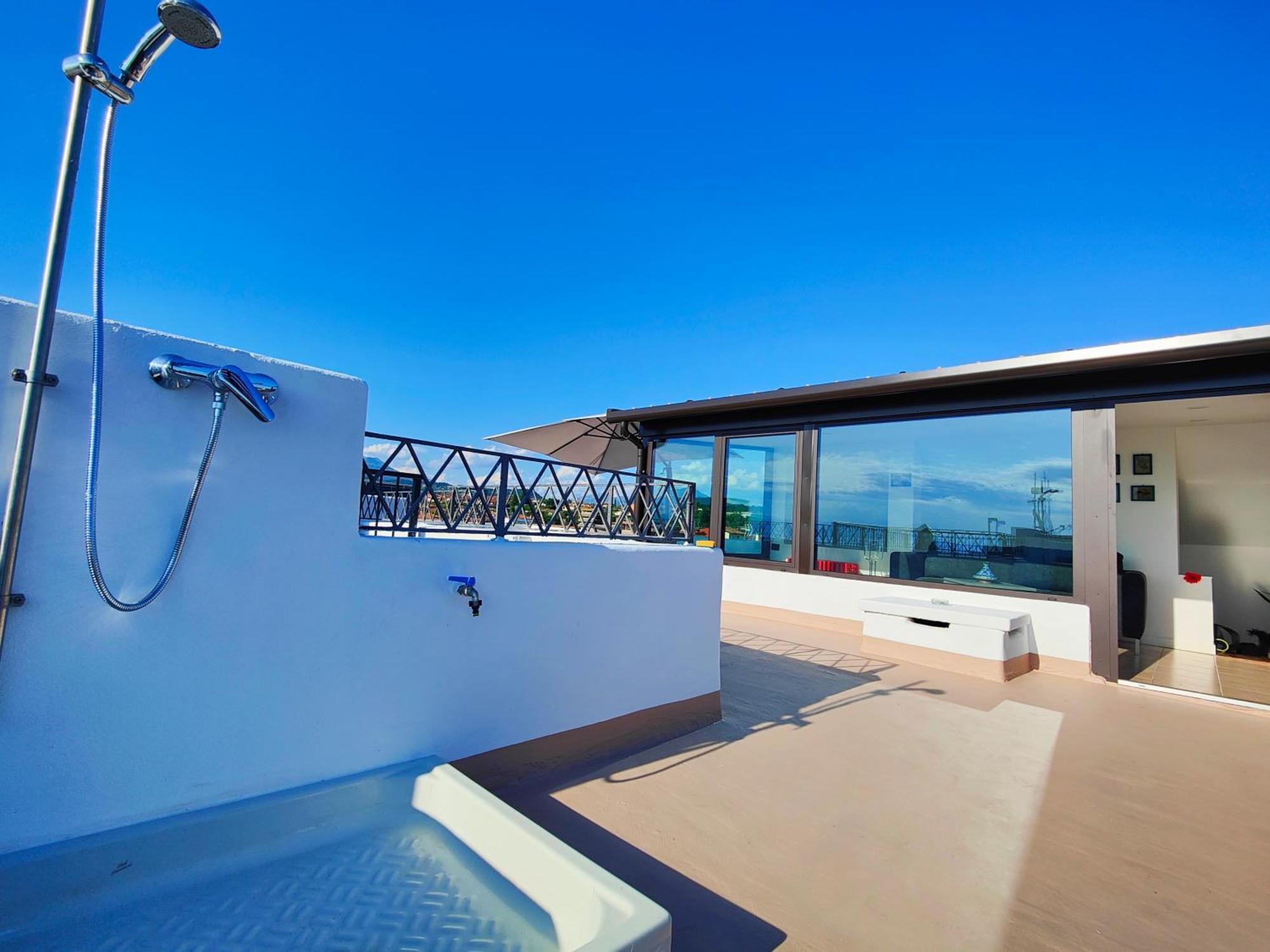 Appartamento Con Vista Mozzafiato ลาซีเซ ภายนอก รูปภาพ
